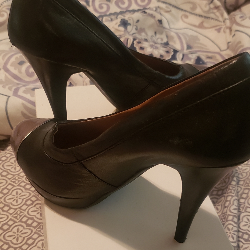 Mkt black with silver tip heel - Picture 3 of 4